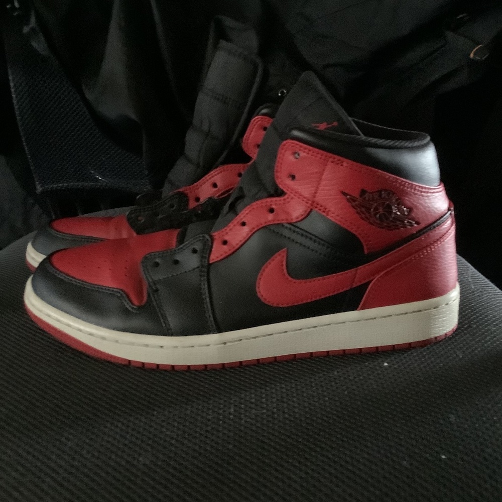 Men’s Retro Air Jordans High Tops size 9